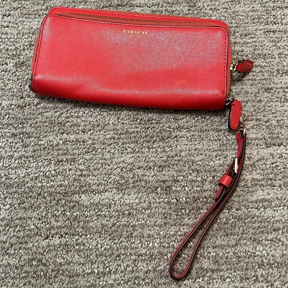 Coach Coral Wristlet Small Bag‎ Zipper Clutch